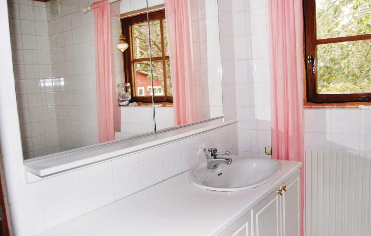 Gorgeous Home In Ruda With Kitchen ภายนอก รูปภาพ